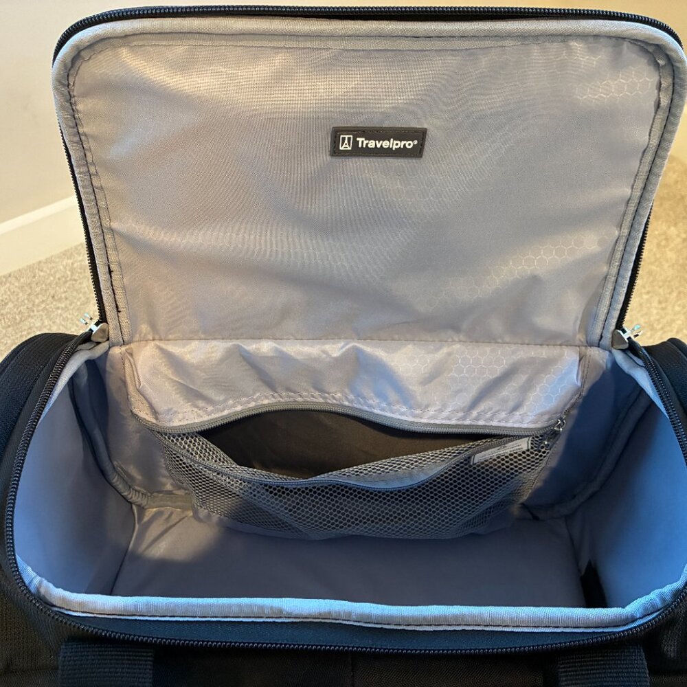 Travelpro Maxlite 5 Softside Lightweight CarryOn Tote, Overnight Weekender Bag - Picture 8 of 16